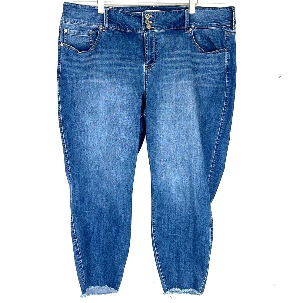 Torrid 3 Button Medium Wash Jeggings Size 26R Plus Size Stretch Denim
